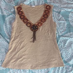 Tank top with fancy neck line from the brand lapis